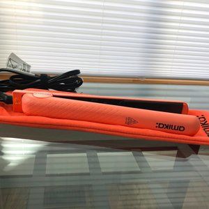 amika 1" straightener with temperature control